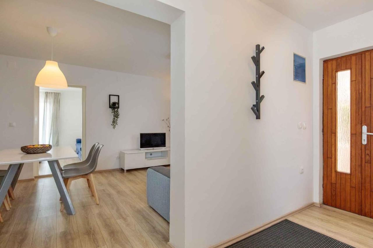 Apartments In Njivice/Insel Krk 34038 Εξωτερικό φωτογραφία